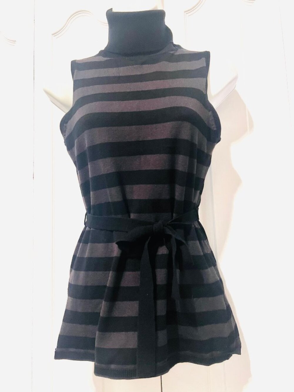 Carly St. Claire-Women's Vintage Medium Black/Charcoal Belted Sleeveless Stretch